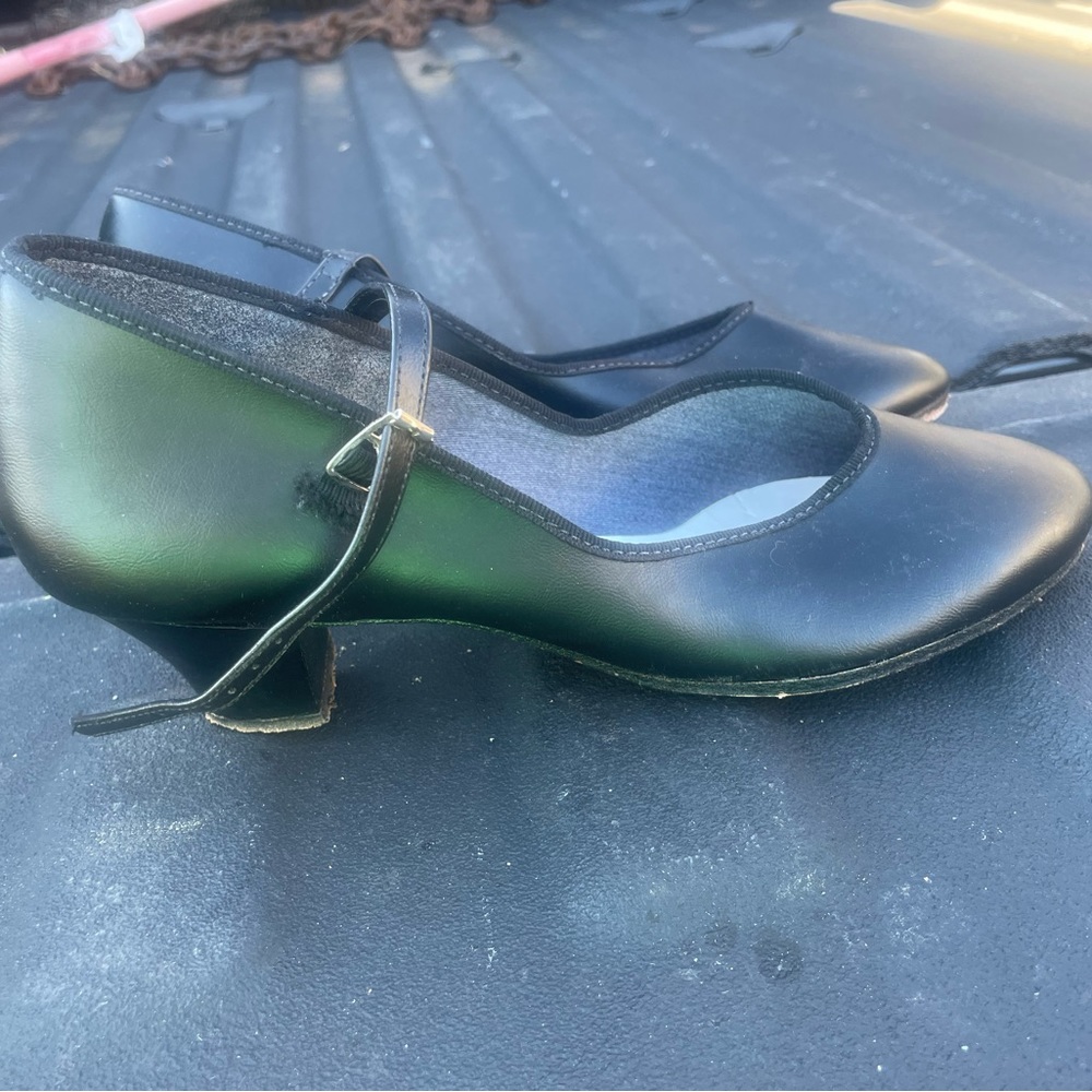 Art Stone character shoes good shape